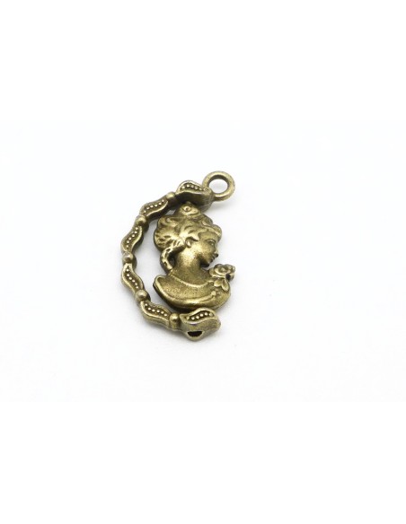 2 Breloques, pendentifs camé mobile en métal argenté travaillé 24mm x 15mm