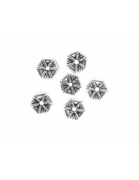 30 Perles intercalaire hexagonale 6,4mm en métal argenté travaillé