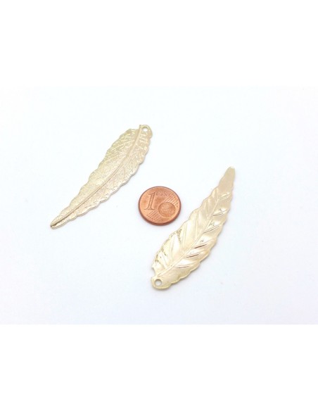 Lot de 4 pendentifs Grandes feuilles éffilées en métal doré 58,2mm