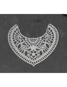 Petit Plastron pendentif intercalaire filigrane en métal argenté travaillé fin et léger stylisé 52mm X 51mm