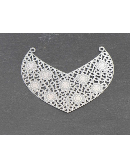 Petit Plastron pendentif intercalaire filigrane en métal argenté travaillé fin et léger stylisé 60mm X 49mm