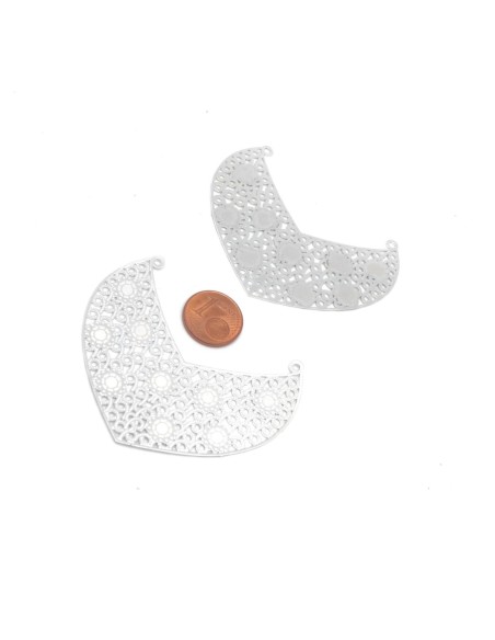 Petit Plastron pendentif intercalaire filigrane en métal argenté travaillé fin et léger stylisé 60mm X 49mm