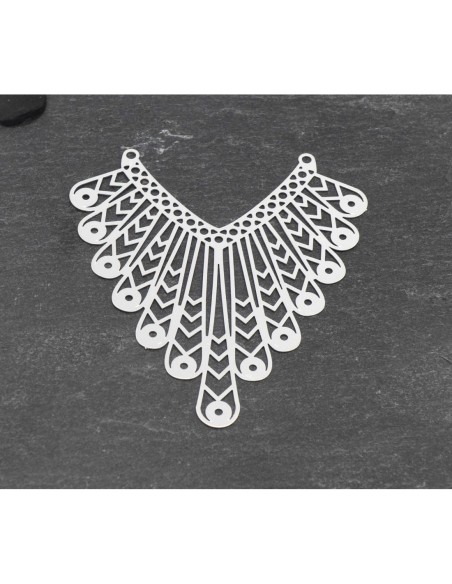 Plastron pendentif ethnique filigrane en métal argenté travaillé fin et léger stylisé 61mm x 55mm