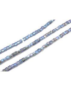 65 perles carré, cube facetté en verre 2,5mm x 2,5mm de couleur bleu vert gris irisé métallisé