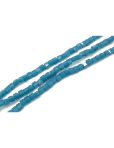 65 perles carré, cube facetté en verre 2,5mm x 2,5mm de couleur bleu canard