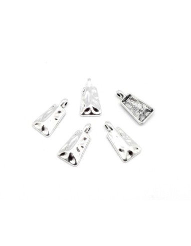 Lot de 5 Pendentifs breloques trapèze triangle en métal argenté martelé 25mm x 13mm