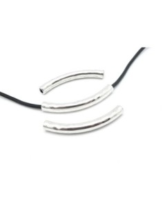 Perle tube passant en métal argenté martelé pour cordon de 3mm