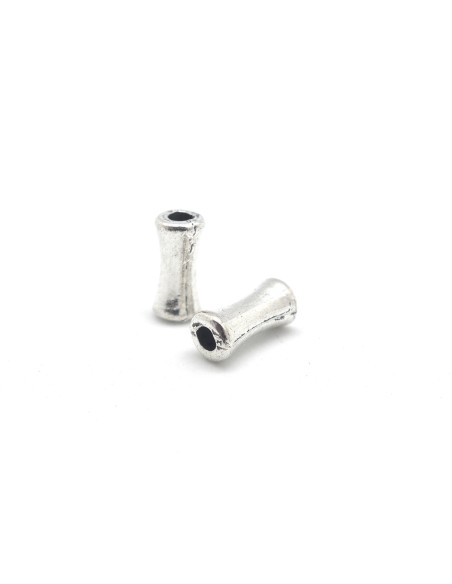 30 Perles petit tube en métal argenté légèrement incurvé 4mm x 9mm