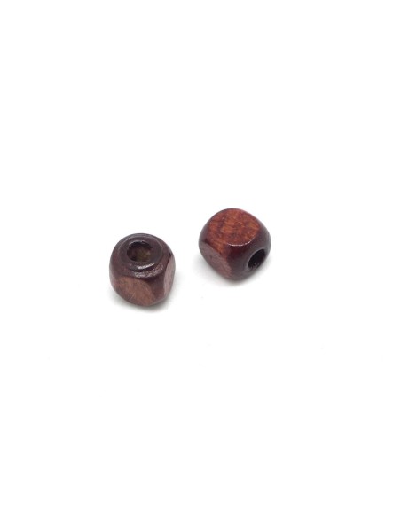 100 perles en bois peinte cube 6mm de couleur marron foncé