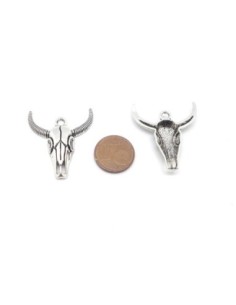 pendentif tête de taureau en métal argenté  2