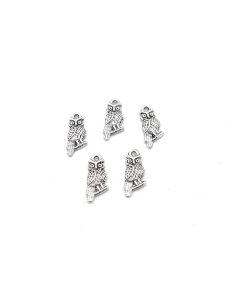 petite Breloque hibou, chouette en métal argenté 16mm