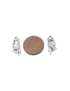 petite Breloque hibou, chouette en métal argenté 16mm 2