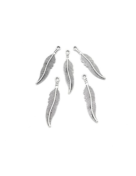 Breloques pendentifs plume en métal argenté travaillé 36mm