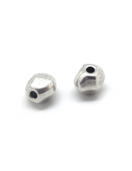 Perles en métal argenté galets irrégulier trou 2,6mm Perles en métal argenté galets irrégulier trou 2,6mm