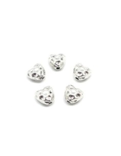 Perles coeur en métal argenté martelé 9,5mm x 10,5mm