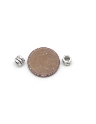 Petite perle tube en métal argenté travaillé 5mm x 4mm - wrap