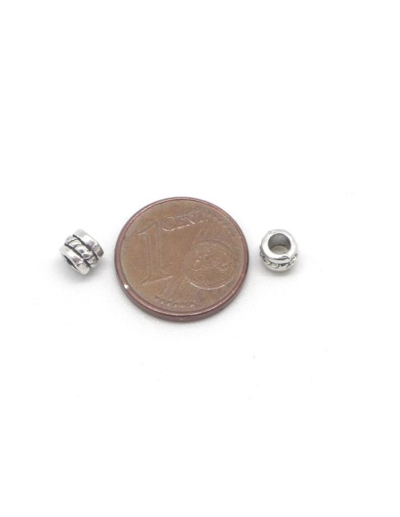 Petite perle tube en métal argenté travaillé 5mm x 4mm - wrap