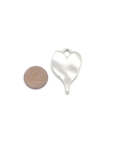 Breloques coeur en métal argenté martelé 33mm x 21mm