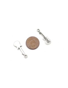 15 Breloques guitare en métal argenté fine et légère 24mm x 7,8mm 2