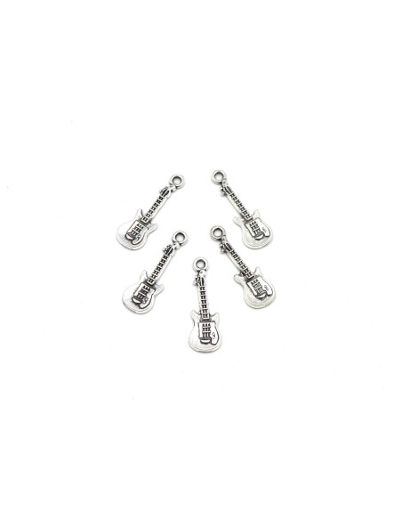 15 Breloques guitare en métal argenté fine et légère 24mm x 7,8mm