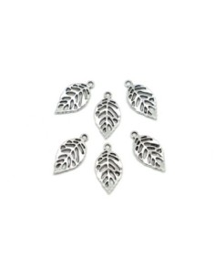 10 Breloques feuille en métal argenté ajourée filigrane 23mm x 12mm