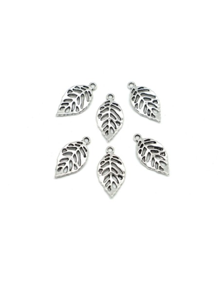 10 Breloques feuille en métal argenté ajourée filigrane 23mm x 12mm