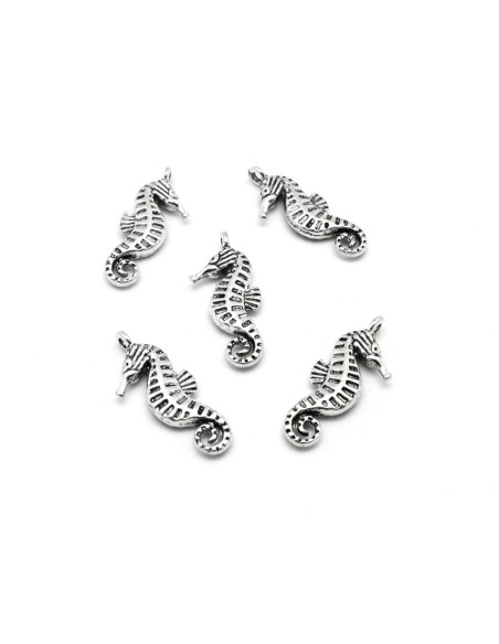 Pendentif hippocampe argenté en métal