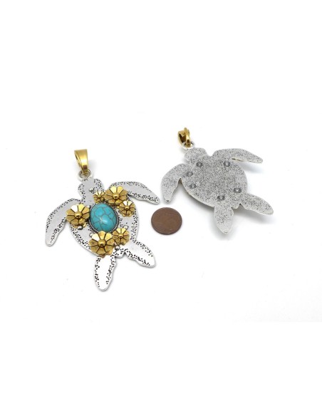 Pendentif tortue argenté et doré orné d'un cabochon bleu turquoise