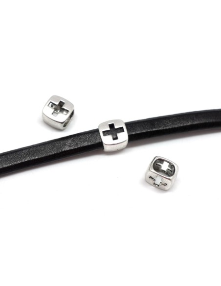 perles passant en métal argenté motif croix adapté au cuir regaliz