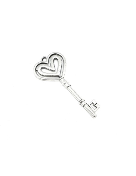 Grand pendentif clé en métal argenté motif coeur 7cm x 3cm