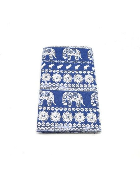 Coupon tissus motif éléphant sur fond couleur bleu jeans 70cm X 90cm épais coton
