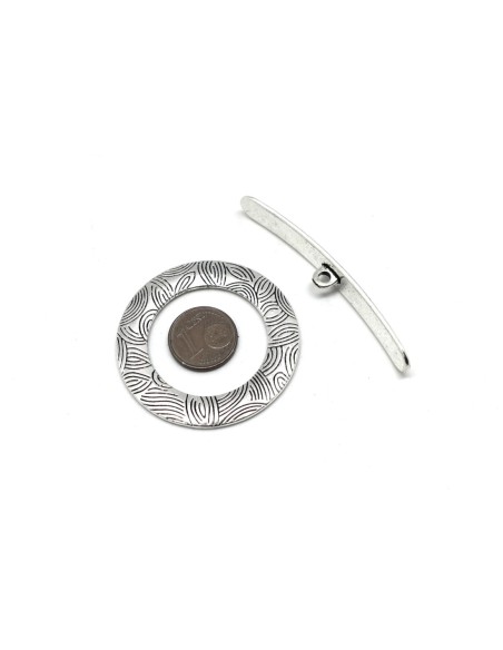 Grand Fermoir rond en T toggle en métal argenté travaillé 43mm