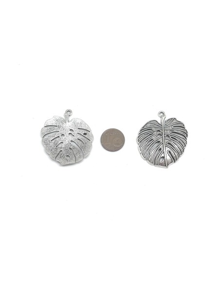 Pendentif feuille de palmier en métal argenté 41mm x 34mm
