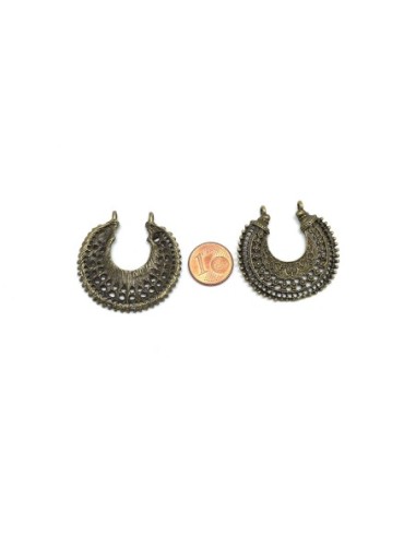 pendentif en métal de couleur bronze travaillé style ethnique 38mm