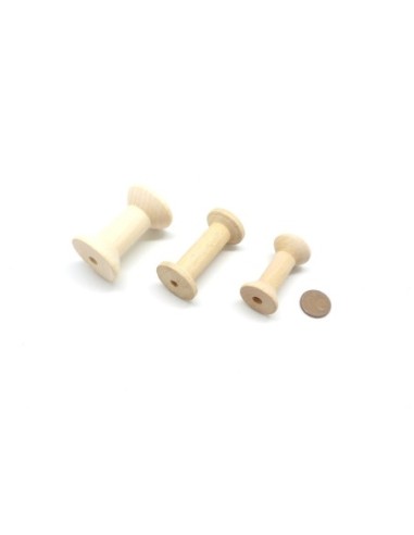 bobine en bois clair tailles assorties pour couture ou déco