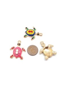 Breloque tortue en métal doré émaillé mosaïque de couleur rose, jaune, bleu, noir 2