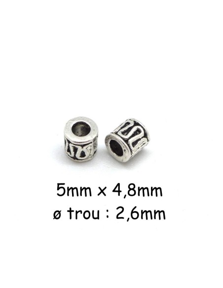 Perle argenté tube en métal travaillé