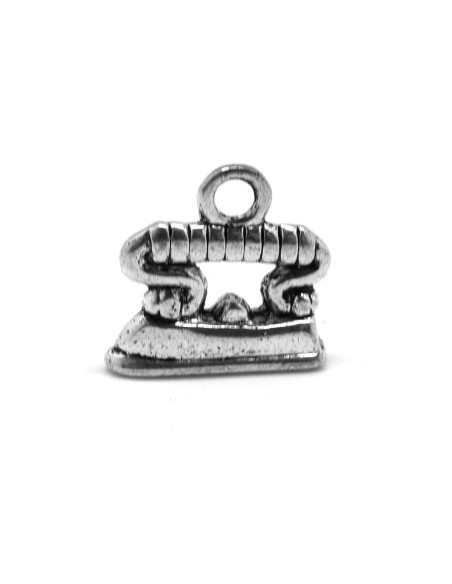 Pendentif fer à repasser en métal argenté