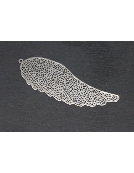 pendentif aile d'ange argenté en métal fin et léger