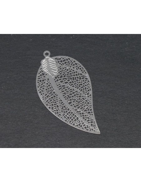 Estampe feuille argenté en filigrane très fine, légère et stylisé en métal