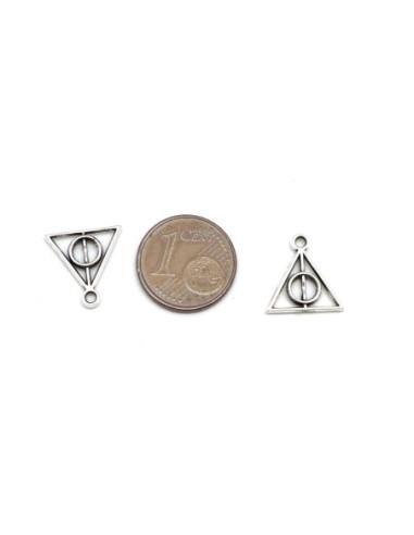 Charm triangle argenté ajouré forme géométrique 13mm en métal