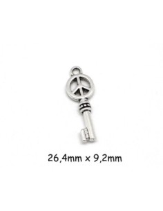 Breloque argenté pas chère clef Peace and Love en métal 26mm x 9mm