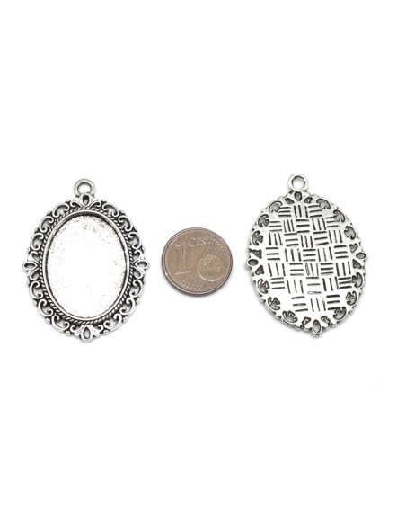 Pendentif argenté ovale pour cabochon de 25mmx18mm en métal travaillé