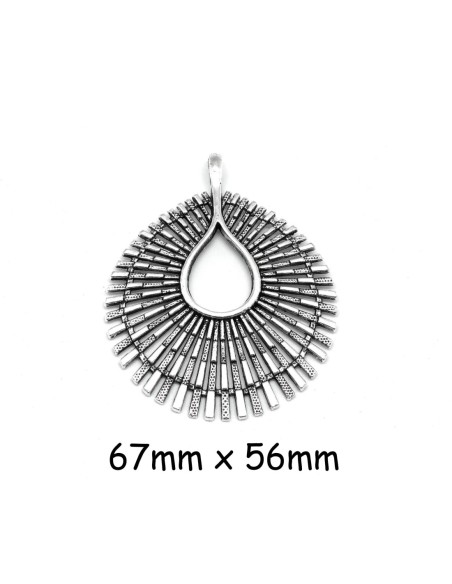 pendentif éventail argenté en métal travaillé ajouré 67mm