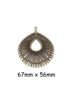 Grand pendentif éventail bronze en métal travaillé ajouré 67mm