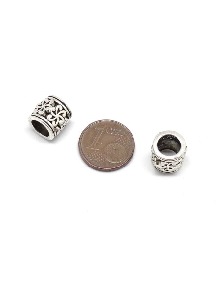 perle passant tube argenté pas chère en métal travaillé motif arabesque à gros trou