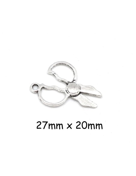 Breloque ciseaux de couturière en métal argenté