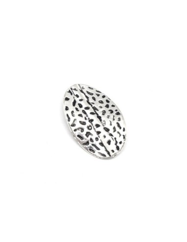 perle ovale argenté tourbillon en métal martelé