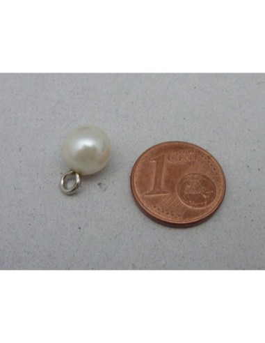 Breloque boule nacrée imitation perle de culture