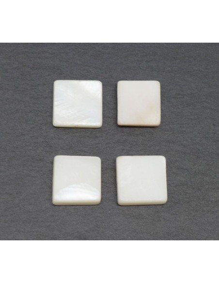 Perle carré en nacre de couleur blanc cassé ivoire nacré